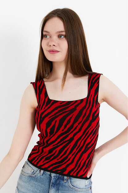 2D2B Kadın Jakarlı Zebra Desenli Kalın Askılı Crop Triko Atlet 