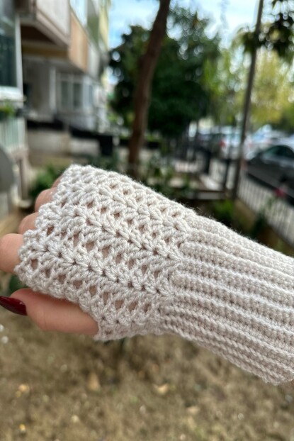 2D2B Kadın El Örmesi Motifli Parmaksız Yarım Kesik Eldiven