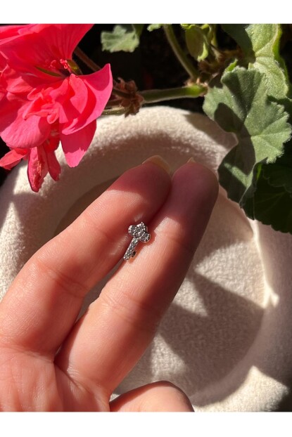 NATURE Cerrahi Çelik Zirkon Taşlı Arkası Düz Anahtar Piercing,Tragus, Helix, Kıkırdak.